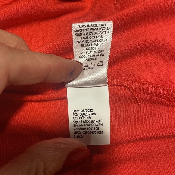 LOGO Rayon 230 Top with Mesh Sleeves - Picture 8 of 11